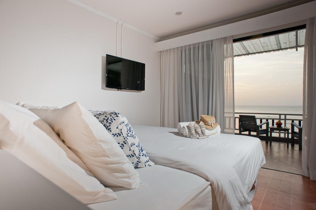 At Zea Hotel Patong Exterior foto